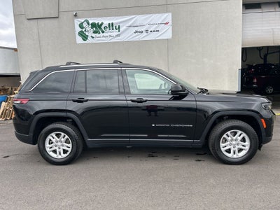 2022 Jeep Grand Cherokee Laredo 4x4
