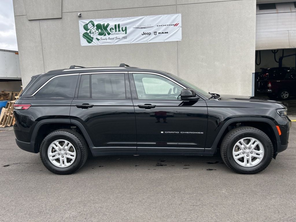 2022 Jeep Grand Cherokee Laredo 4x4