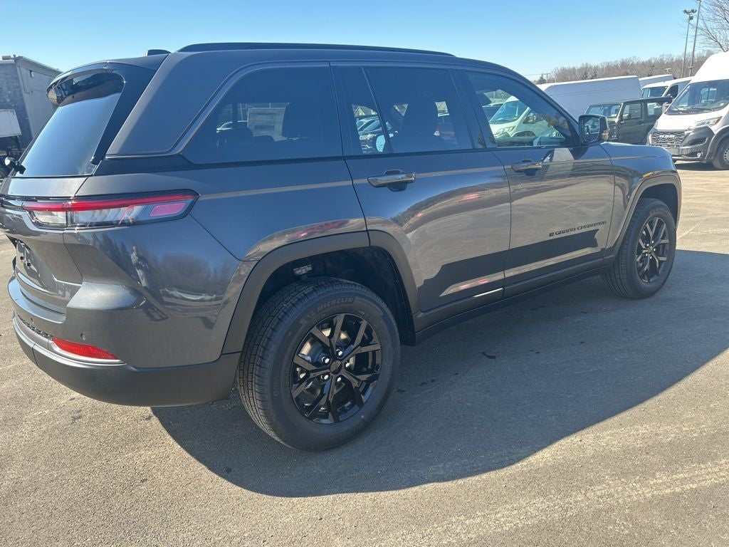 2026 Jeep Grand Cherokee GRAND CHEROKEE LAREDO ALTITUDE 4X4