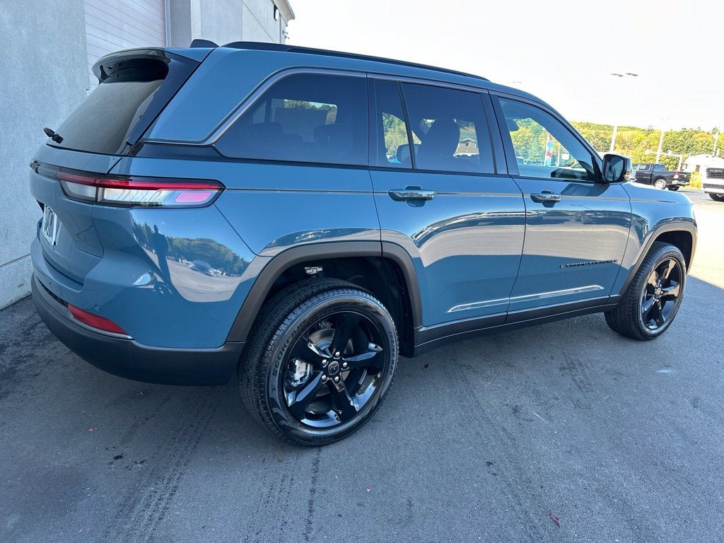 2027 Jeep Grand Cherokee GRAND CHEROKEE LIMITED 4X4