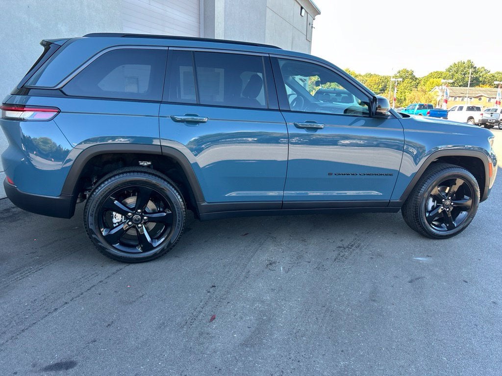 2027 Jeep Grand Cherokee GRAND CHEROKEE LIMITED 4X4