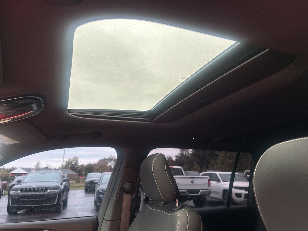 2025 Jeep Grand Cherokee L Laredo X 4x4