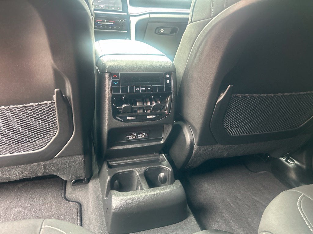 2025 Jeep Grand Cherokee L Laredo X 4x4