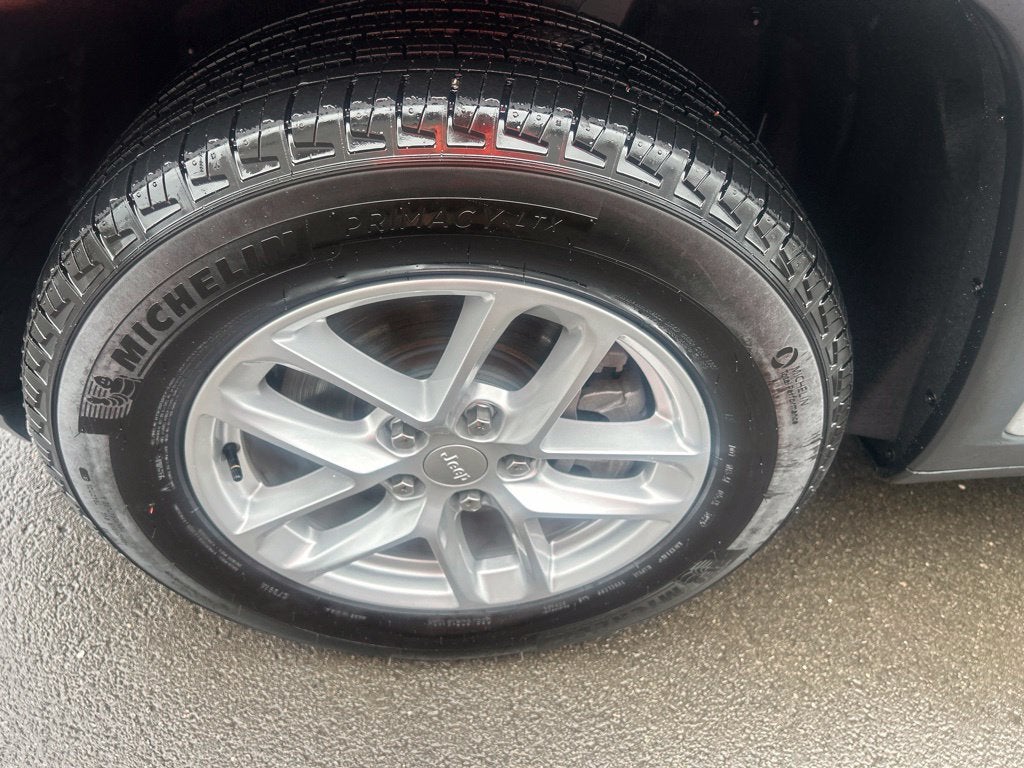 2025 Jeep Grand Cherokee L Laredo X 4x4