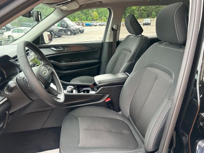 2023 Jeep Grand Cherokee L Laredo 4x4