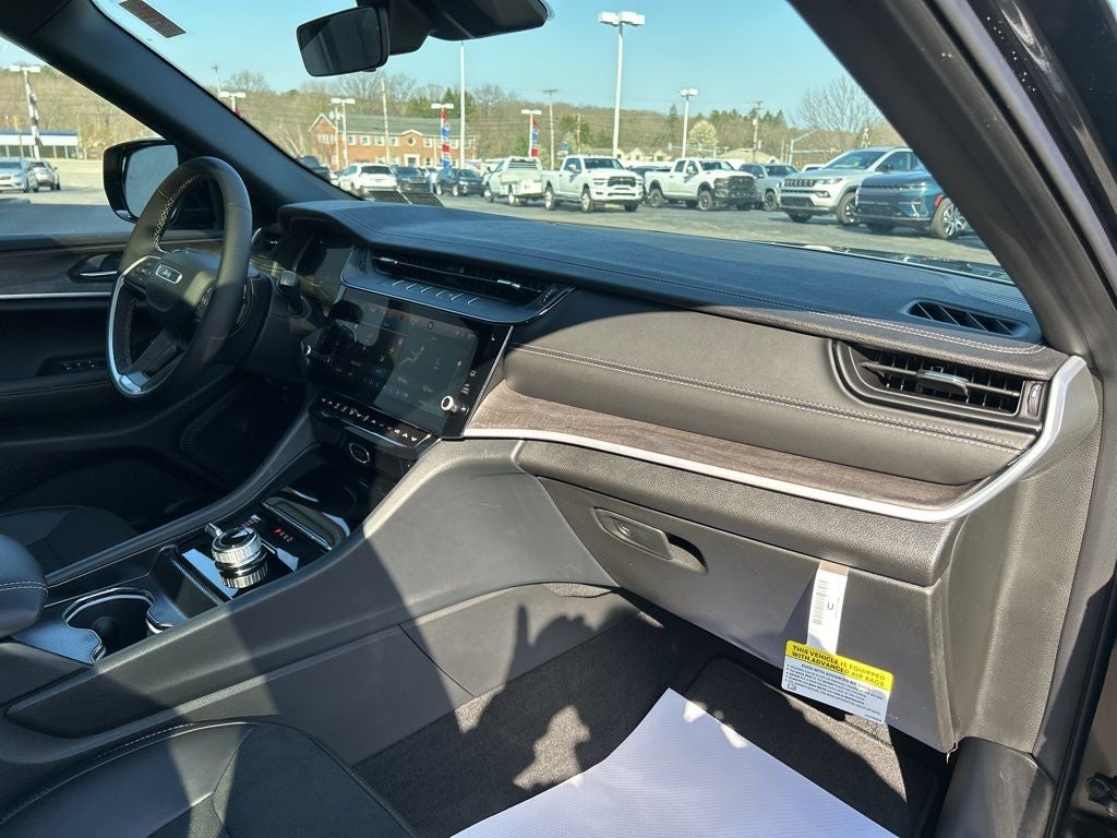 2026 Jeep Grand Cherokee GRAND CHEROKEE L LAREDO ALTITUDE 4X4