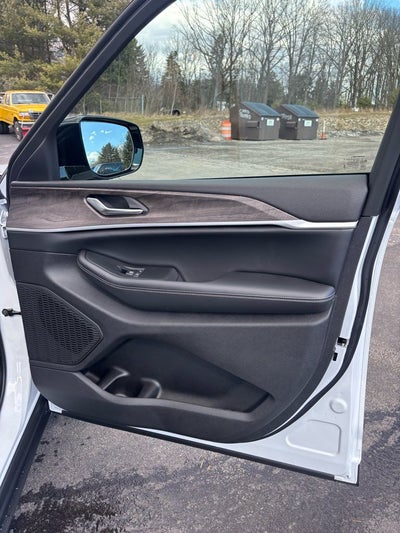 2026 Jeep Grand Cherokee GRAND CHEROKEE L LAREDO ALTITUDE 4X4