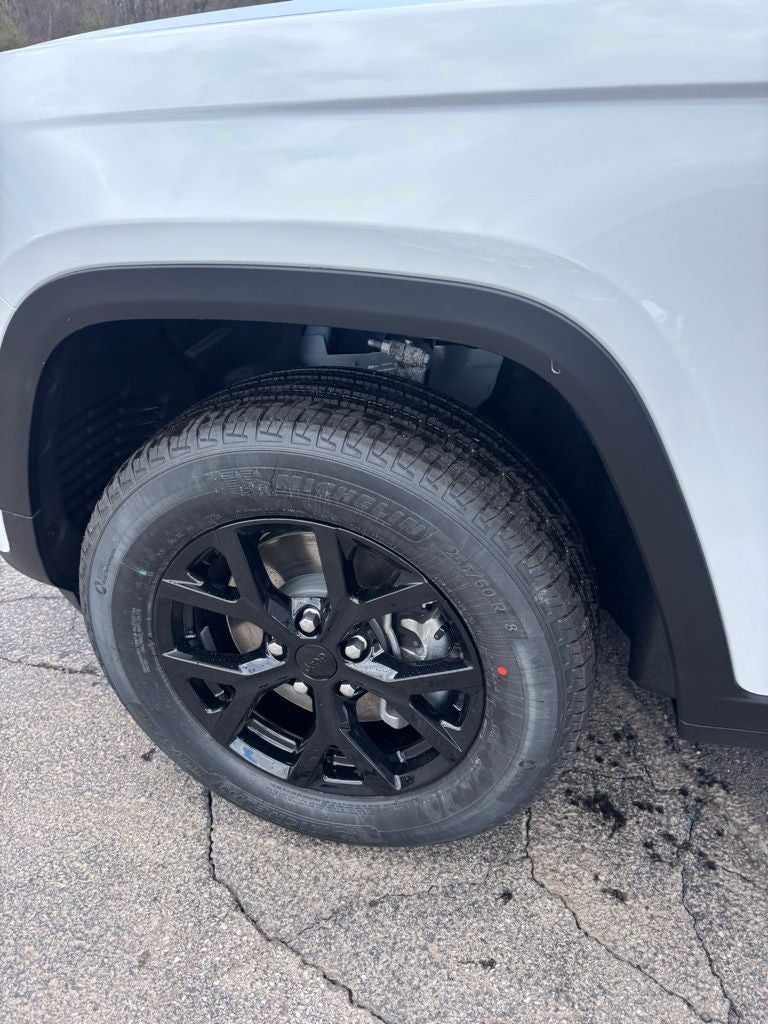 2026 Jeep Grand Cherokee GRAND CHEROKEE L LAREDO ALTITUDE 4X4