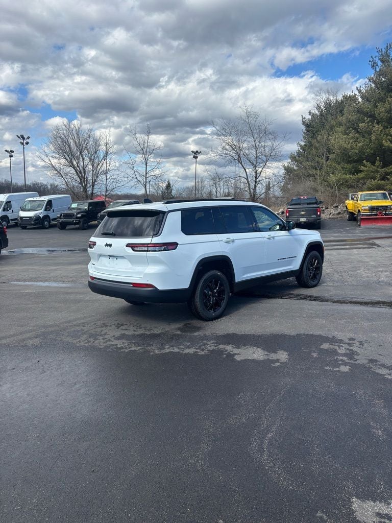 2026 Jeep Grand Cherokee GRAND CHEROKEE L LAREDO ALTITUDE 4X4