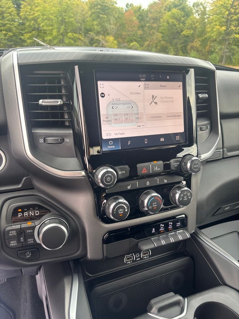 2025 RAM Ram 1500 RAM 1500 BIG HORN CREW CAB 4X4 5'7' BOX