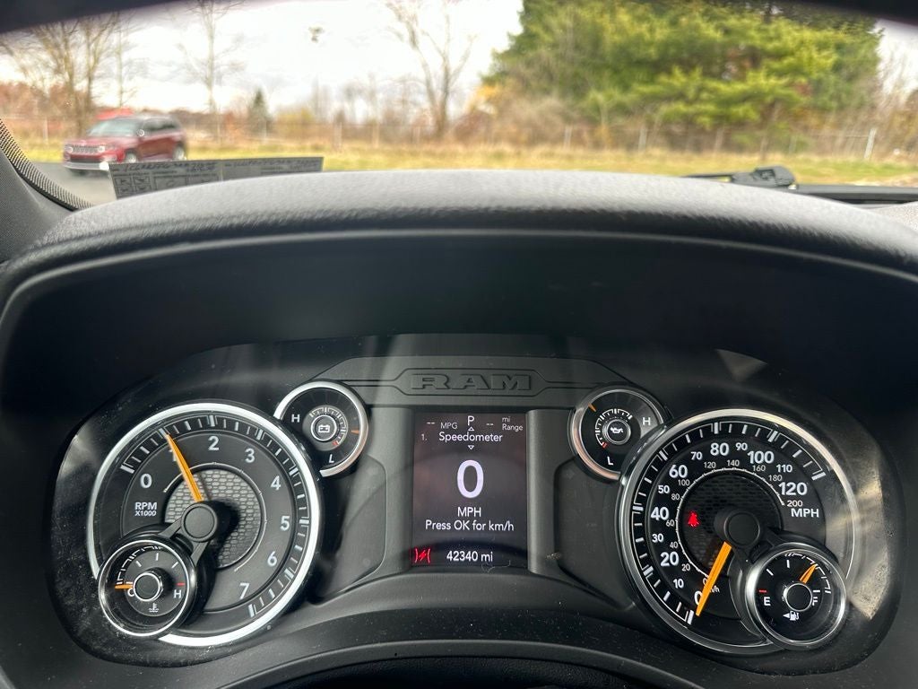 2022 RAM 1500 Big Horn Crew Cab 4x4 5'7' Box