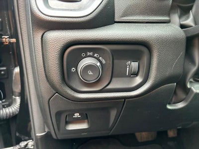 2023 RAM 1500 Big Horn Crew Cab 4x4 5'7' Box