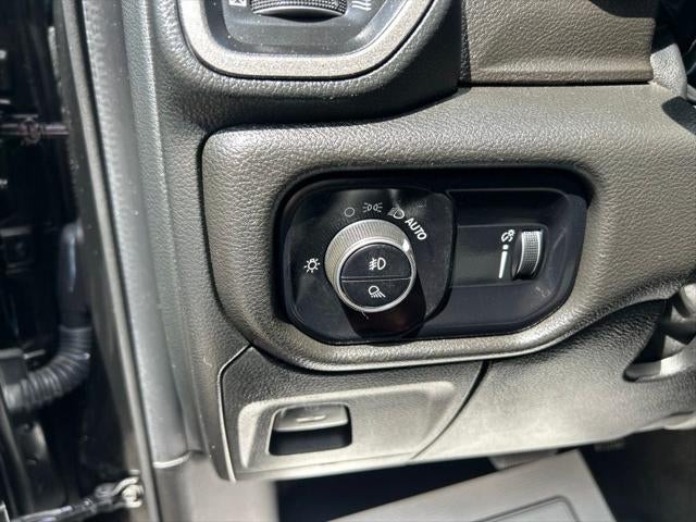 2024 RAM 1500 Tradesman Crew Cab 4x4 5'7' Box