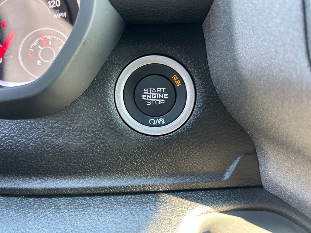 2026 RAM 1500 RAM 1500 TRADESMAN CREW CAB 4X4 5'7' BOX
