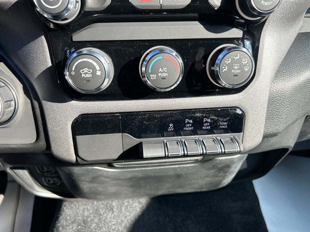 2026 RAM 1500 RAM 1500 TRADESMAN CREW CAB 4X4 5'7' BOX