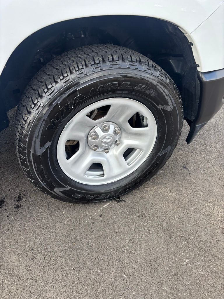 2024 RAM 1500 Tradesman Crew Cab 4x4 5'7' Box