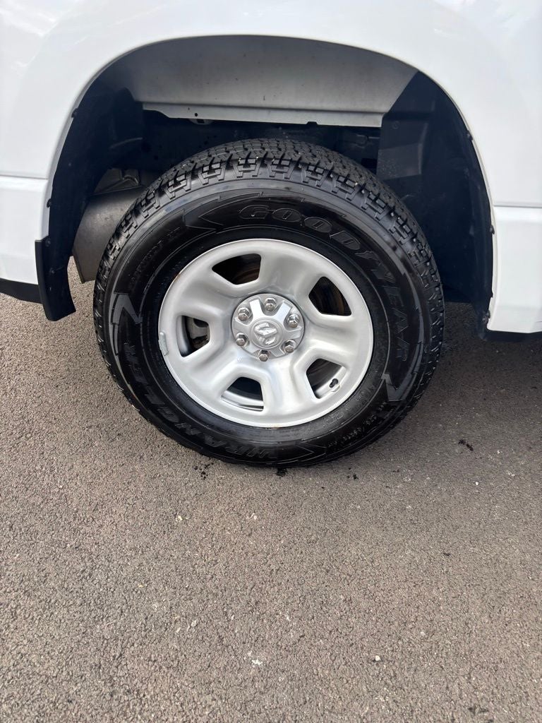 2024 RAM 1500 Tradesman Crew Cab 4x4 5'7' Box