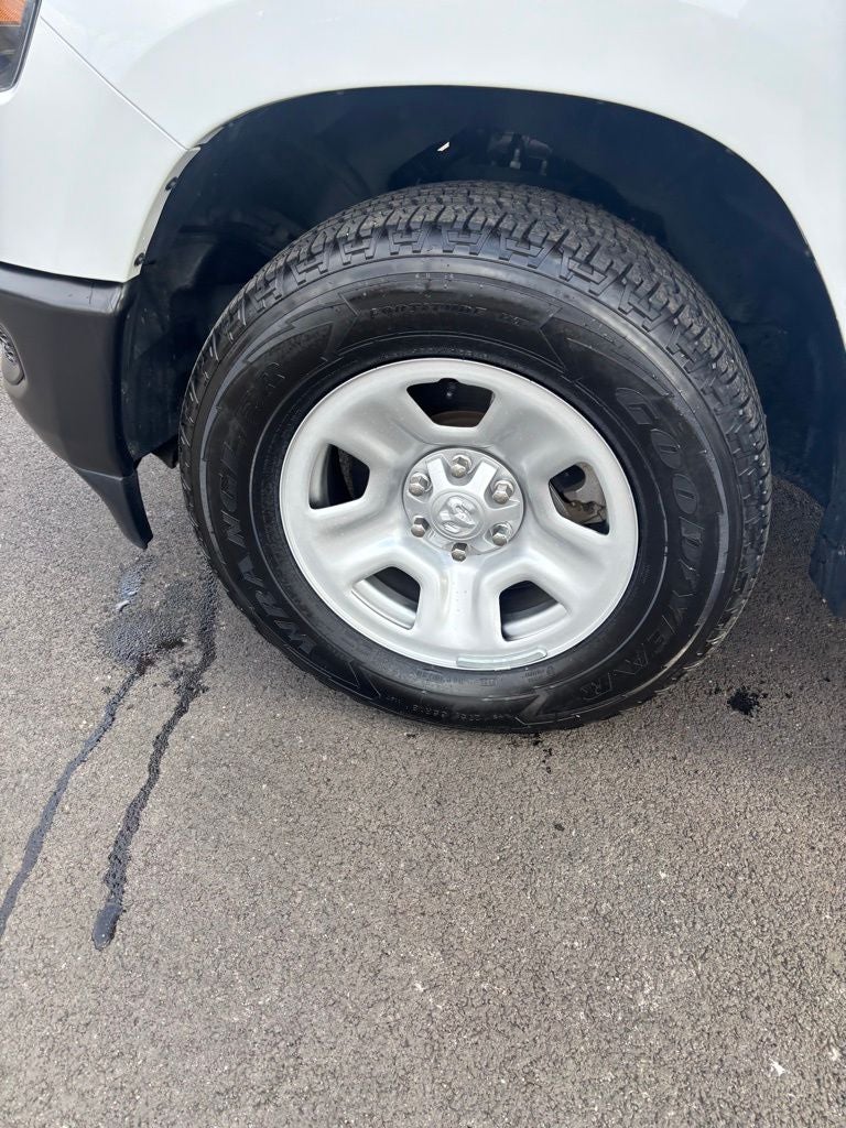 2024 RAM 1500 Tradesman Crew Cab 4x4 5'7' Box