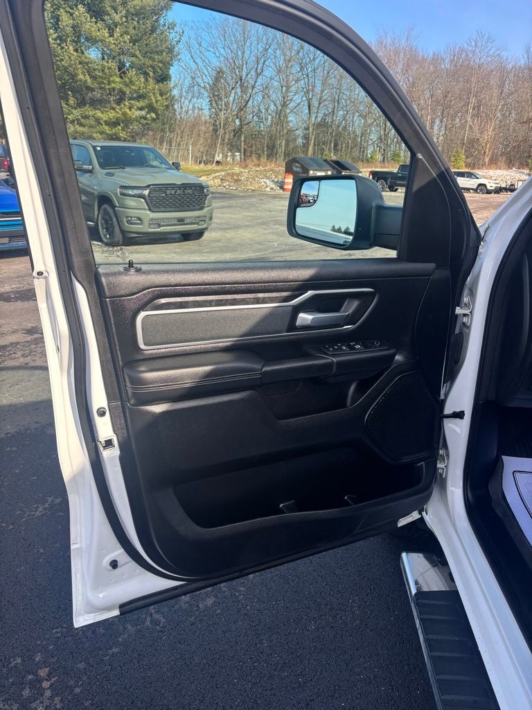 2022 RAM 1500 Big Horn Crew Cab 4x4 6'4' Box