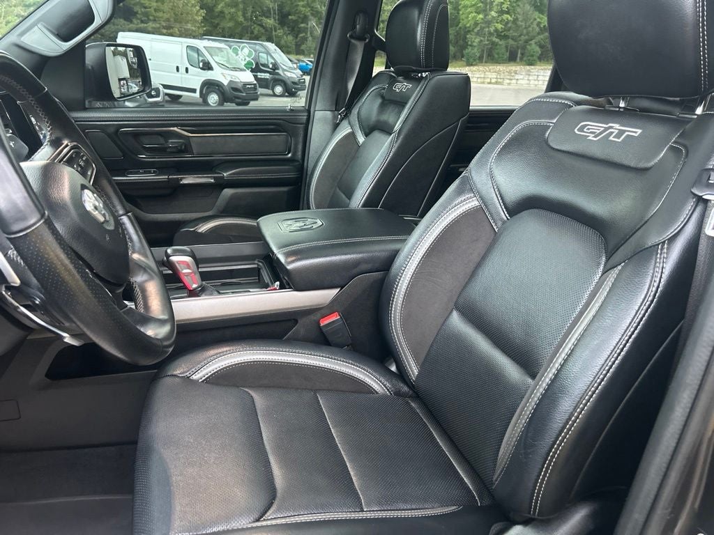 2022 RAM 1500 Laramie Crew Cab 4x4 5'7' Box