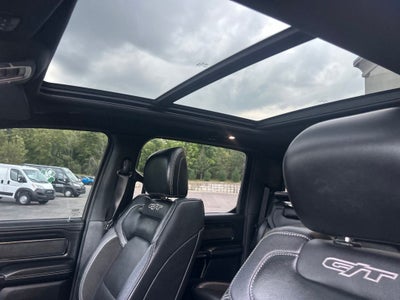 2022 RAM 1500 Laramie Crew Cab 4x4 5'7' Box