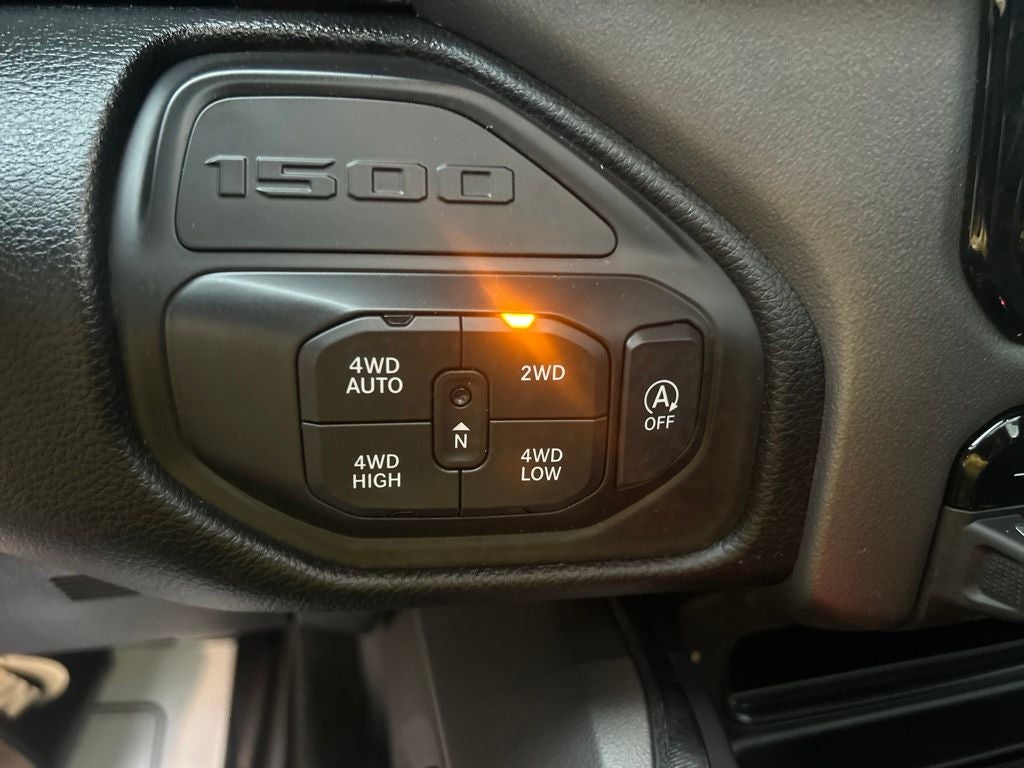 2022 RAM 1500 Laramie Crew Cab 4x4 5'7' Box