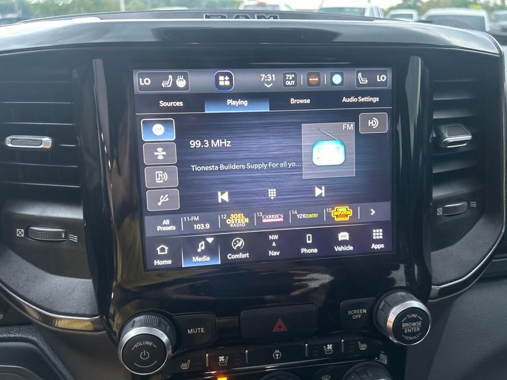 2022 RAM 1500 Laramie Crew Cab 4x4 5'7' Box