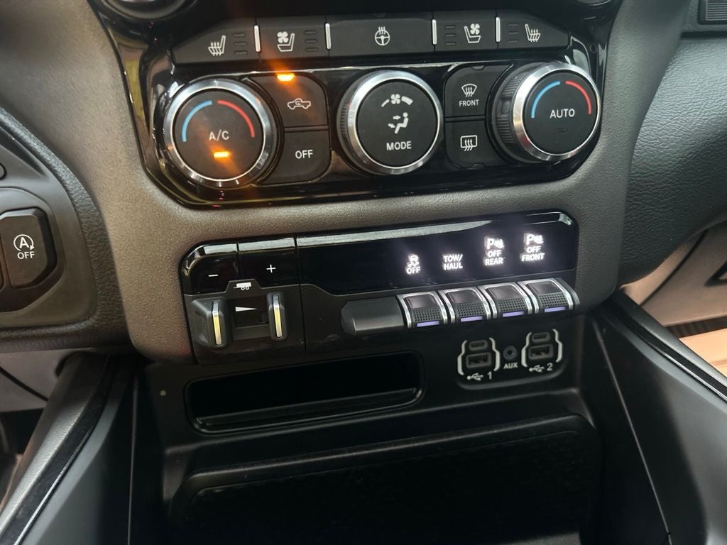 2022 RAM 1500 Laramie Crew Cab 4x4 5'7' Box