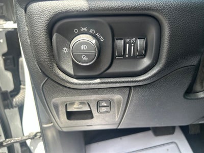2022 RAM 1500 Laramie Crew Cab 4x4 5'7' Box