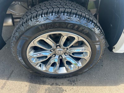 2022 RAM 1500 Laramie Crew Cab 4x4 5'7' Box
