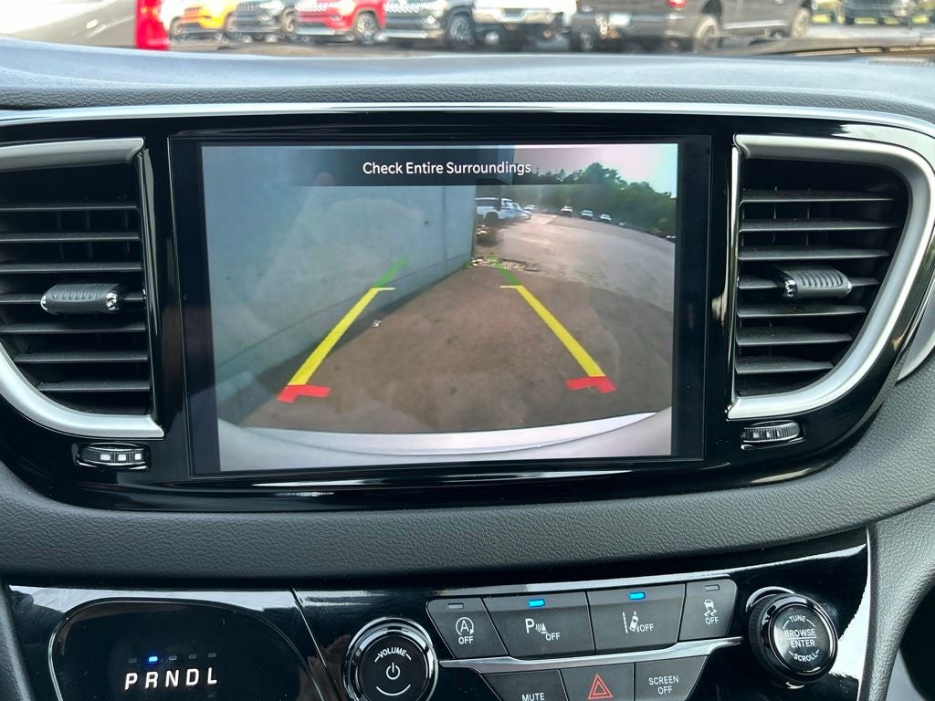 2026 Chrysler Pacifica Select