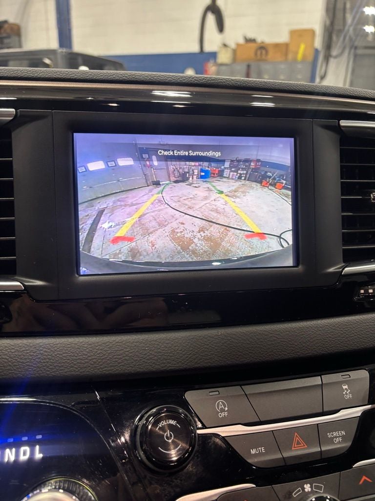 2024 Chrysler Voyager LX