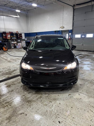 2024 Chrysler Voyager LX