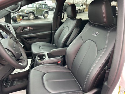 2026 Chrysler Pacifica PACIFICA SELECT AWD