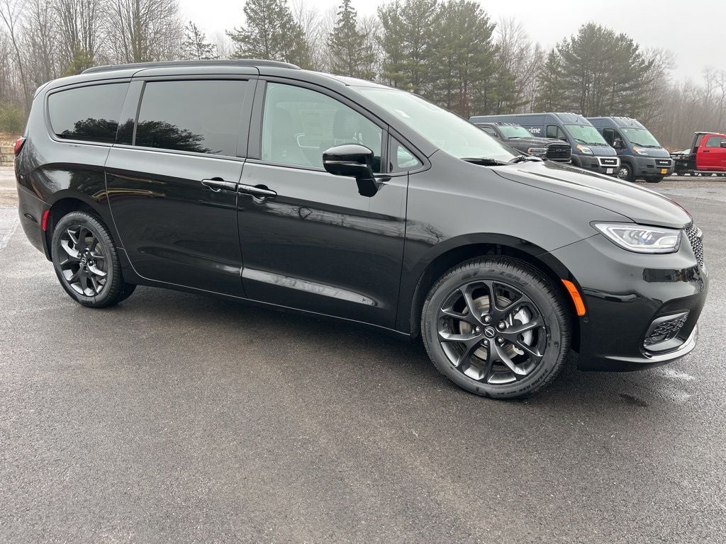 2026 Chrysler Pacifica PACIFICA SELECT AWD