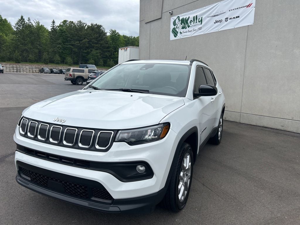 2022 Jeep Compass Latitude Lux 4X4's photo