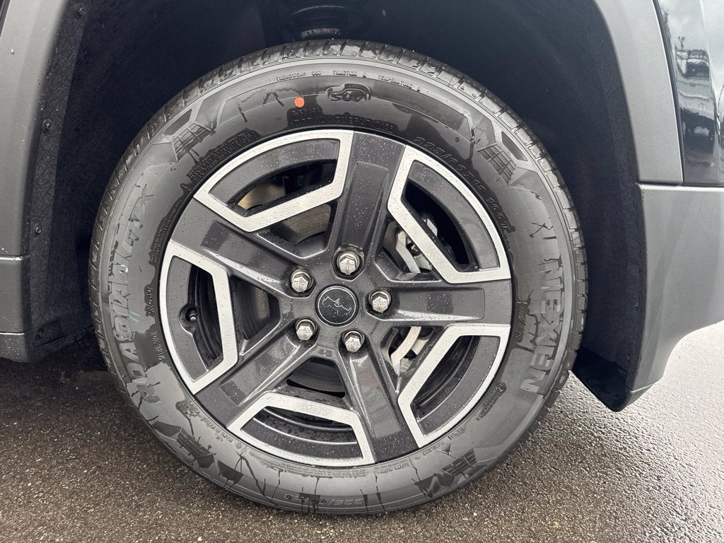 2027 Jeep Cherokee CHEROKEE LAREDO 4X4