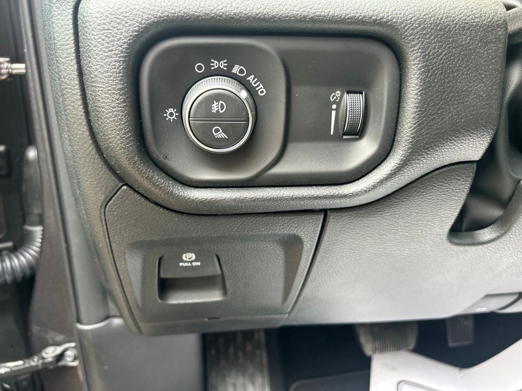 2026 RAM Ram 1500 RAM 1500 EXPRESS CREW CAB 4X4 5'7' BOX