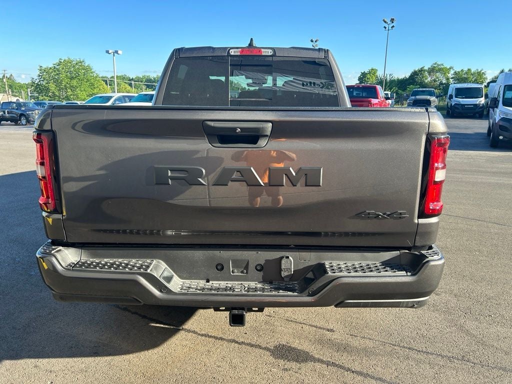 2026 RAM Ram 1500 RAM 1500 EXPRESS CREW CAB 4X4 5'7' BOX