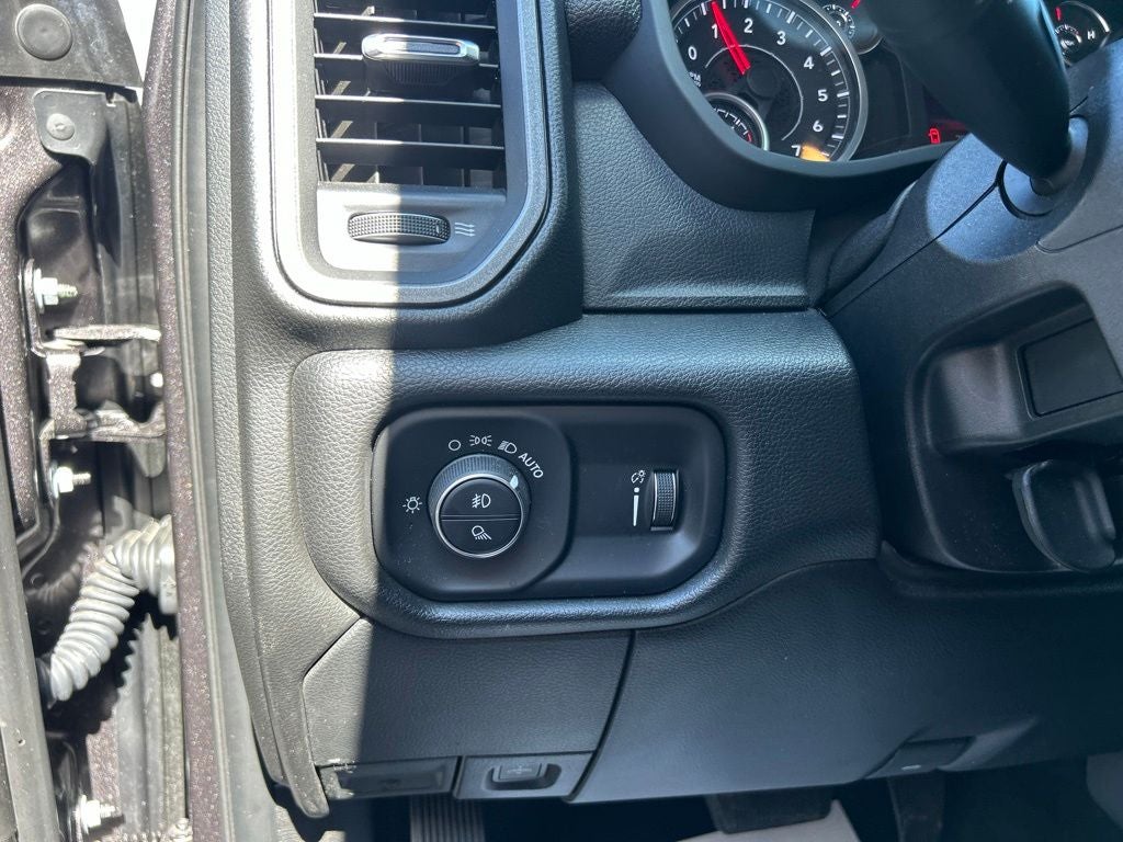 2025 RAM 2500 Tradesman Crew Cab 4x4 6'4' Box