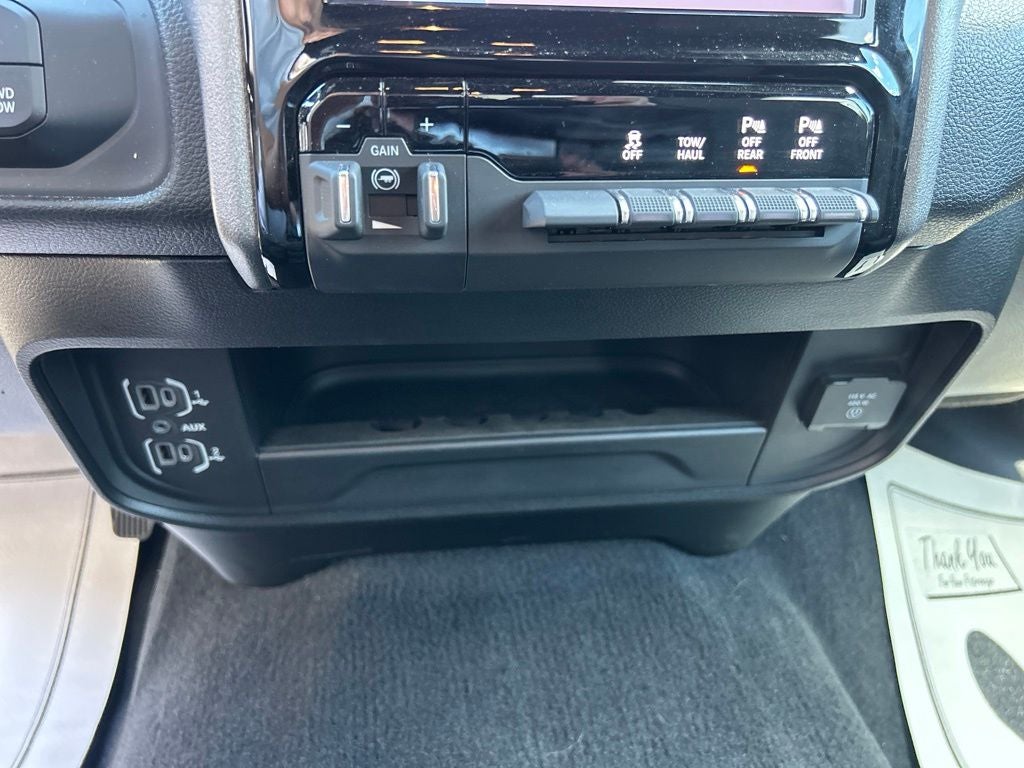 2025 RAM 2500 Tradesman Crew Cab 4x4 6'4' Box