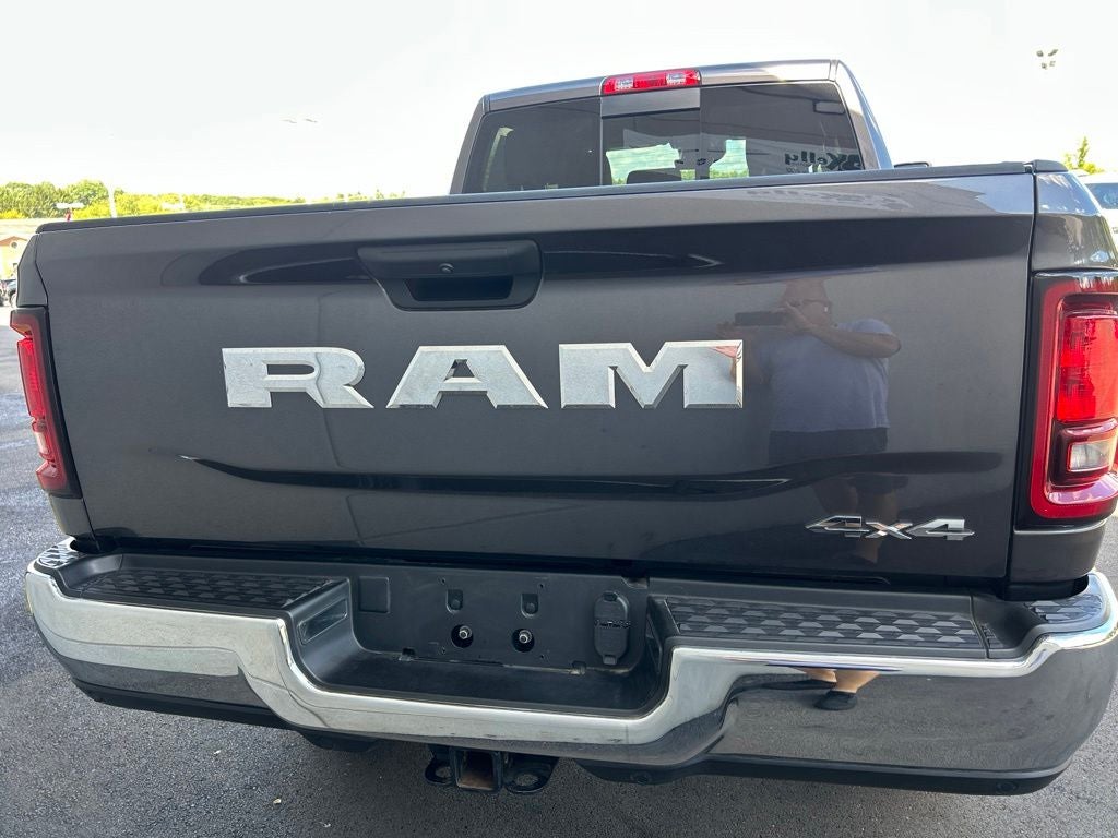 2025 RAM 2500 Tradesman Crew Cab 4x4 6'4' Box