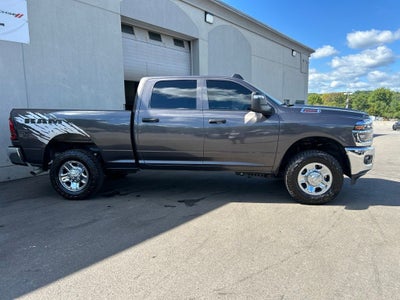 2025 RAM 2500 Tradesman Crew Cab 4x4 6'4' Box