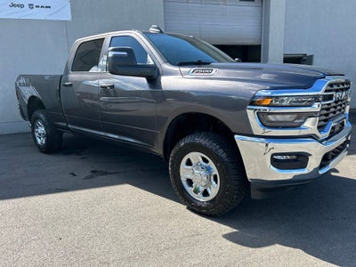 2025 RAM 2500 Tradesman Crew Cab 4x4 6'4' Box