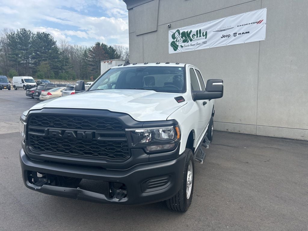 2024 RAM 2500 Tradesman Crew Cab 4x4 6'4' Box