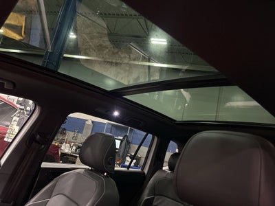 2022 Volkswagen Tiguan 2.0T SEL R-Line