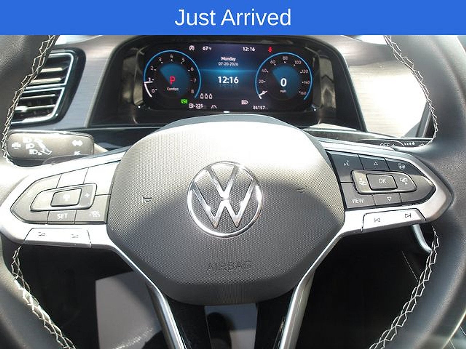 2025 Volkswagen Atlas Cross Sport 2.0T SE w/Technology