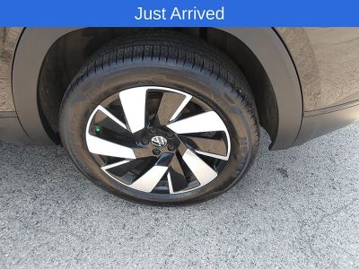 2025 Volkswagen Atlas Cross Sport 2.0T SE w/Technology