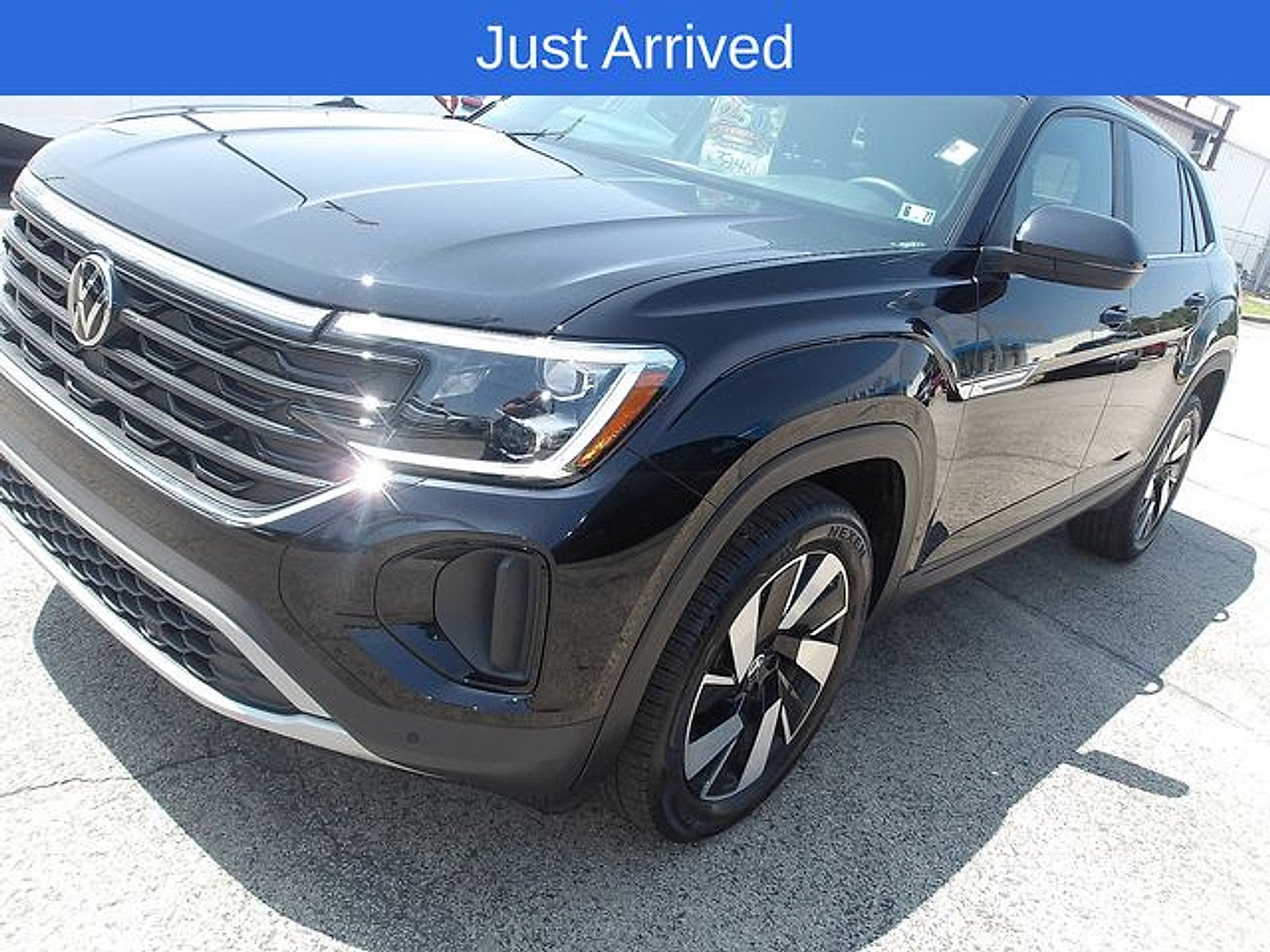 2025 Volkswagen Atlas Cross Sport 2.0T SE w/Technology