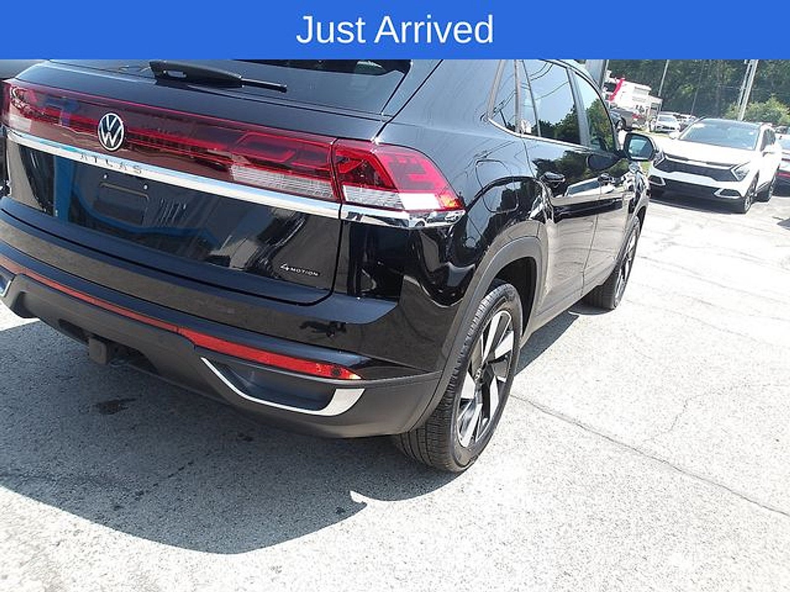 2025 Volkswagen Atlas Cross Sport 2.0T SE w/Technology